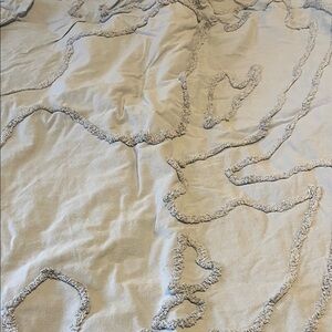 Queen size duvet cover never used with 2 pillow shams
Light blue